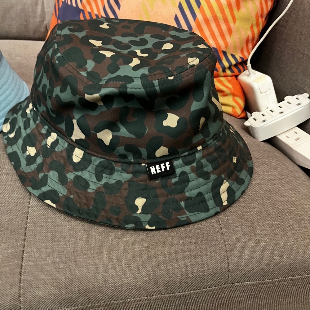 bucket hat
